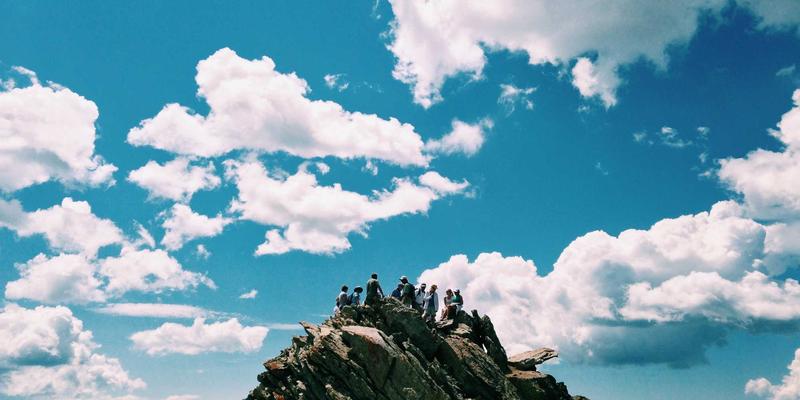 从招聘到战略伙伴：现代人力资源如何通过招聘、人才服务与HR咨询驱动组织成功